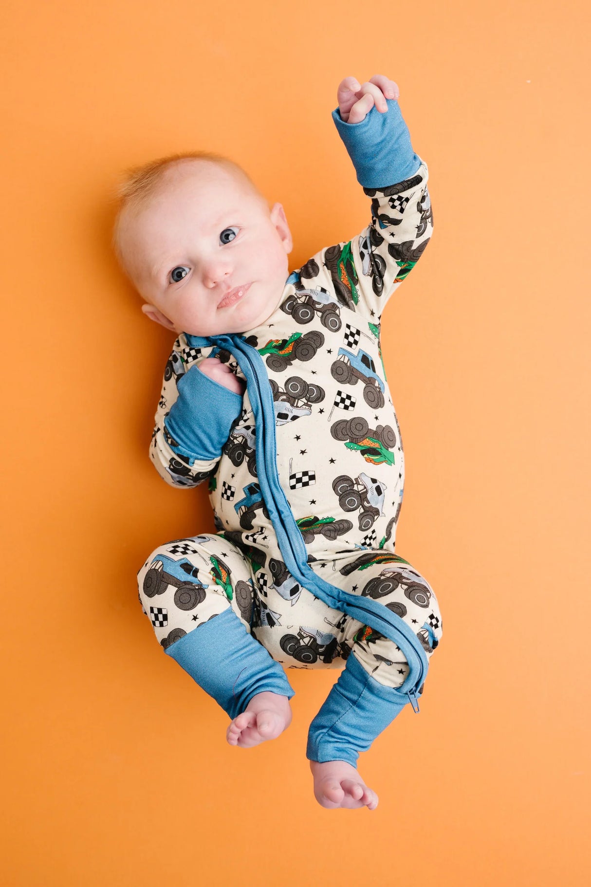 Monster Trucks Sleeper 3-6m