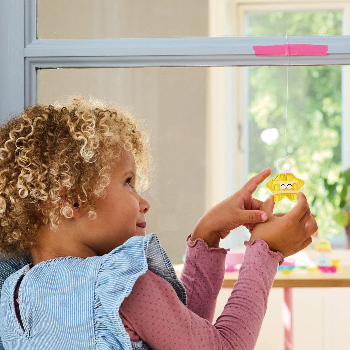 LEGO Classic: Magical Transparent Box