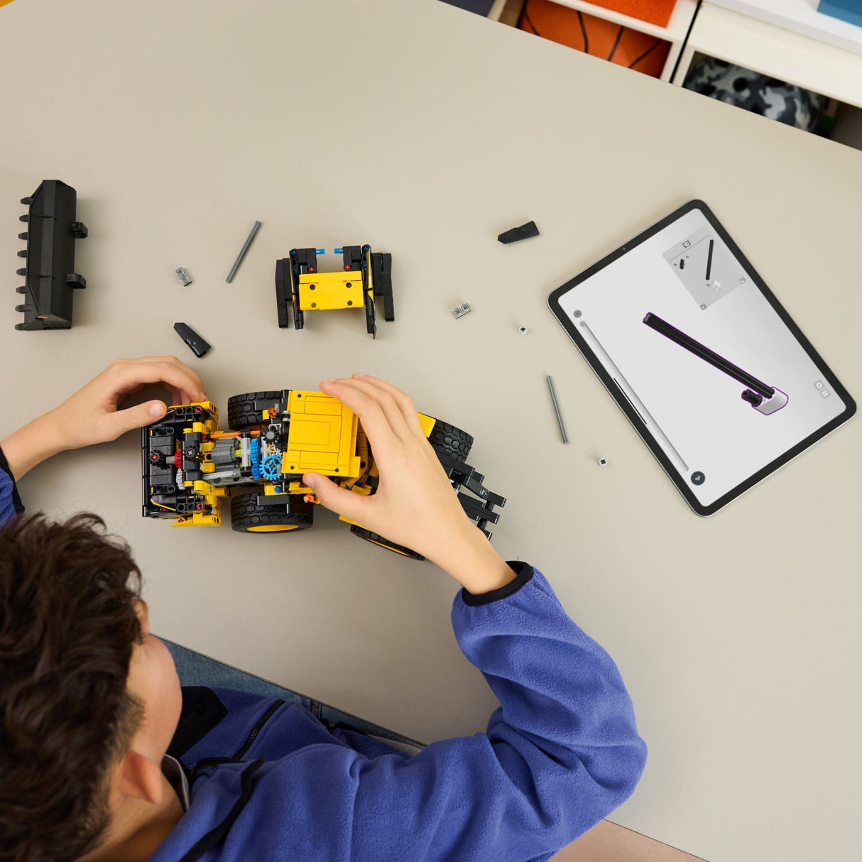 LEGO Technic: Volvo L120 Electric Wheel Loader