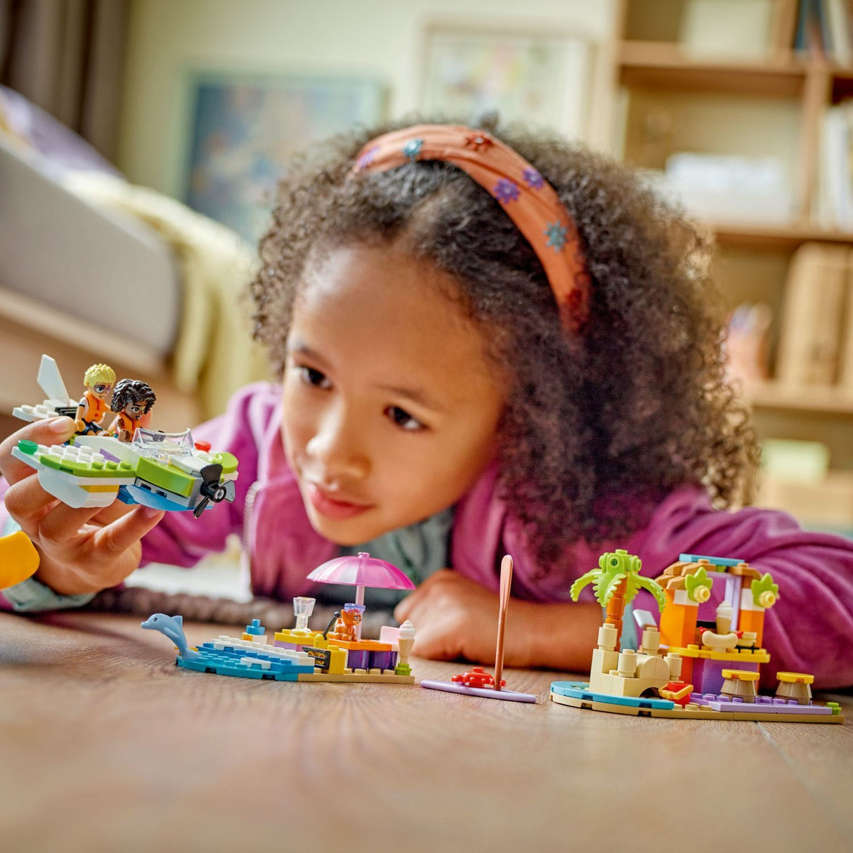 LEGO Friends: Creative Beach and Travel Suitcase