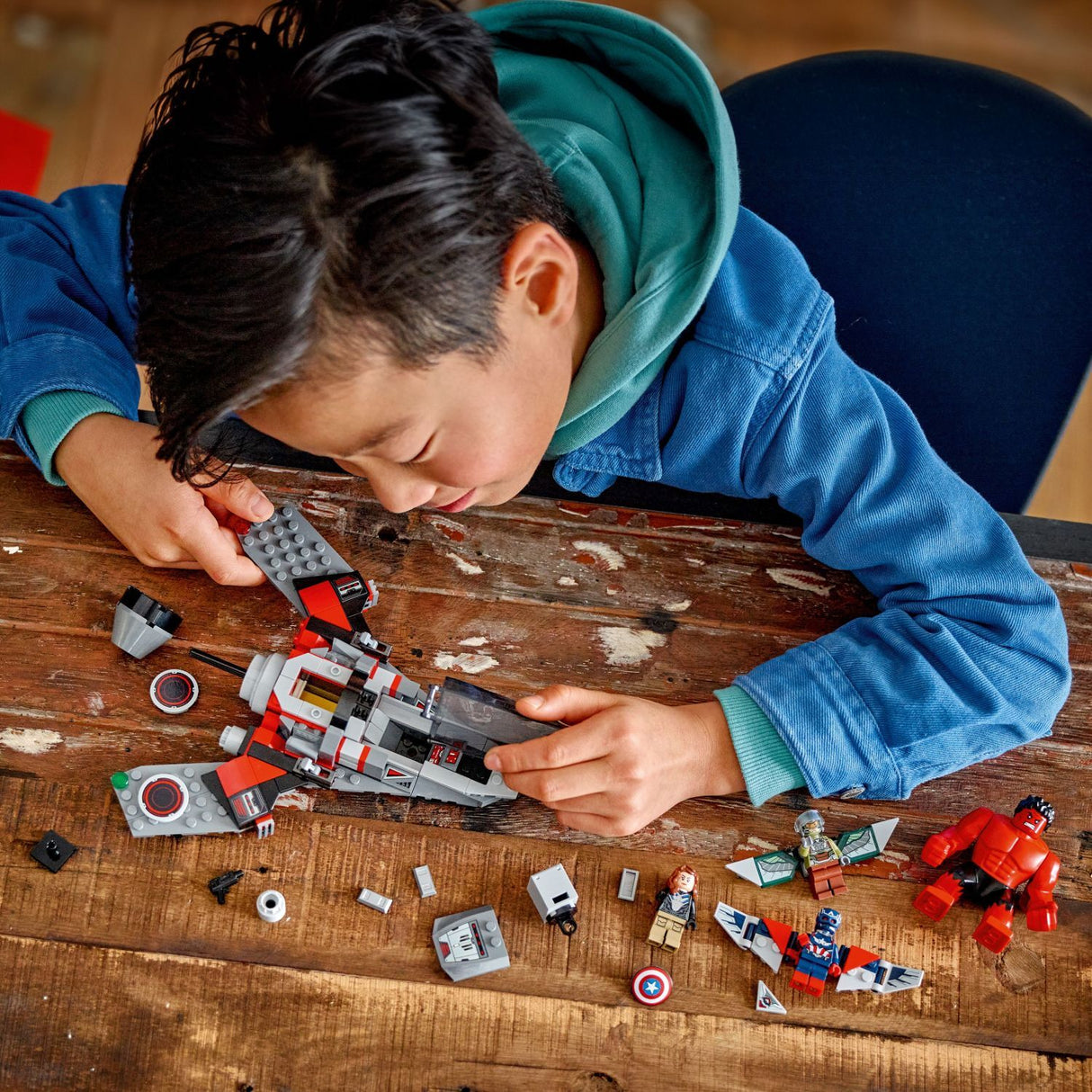 LEGO Super Heroes Marvel: Captain America vs. Red Hulk Battle