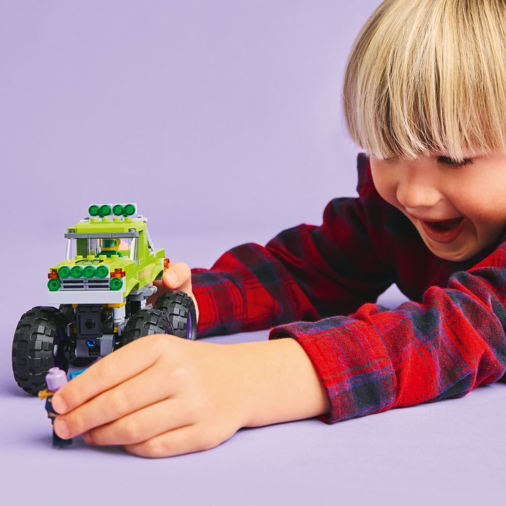 LEGO Super Heroes Marvel: The Hulk Truck vs. Thanos