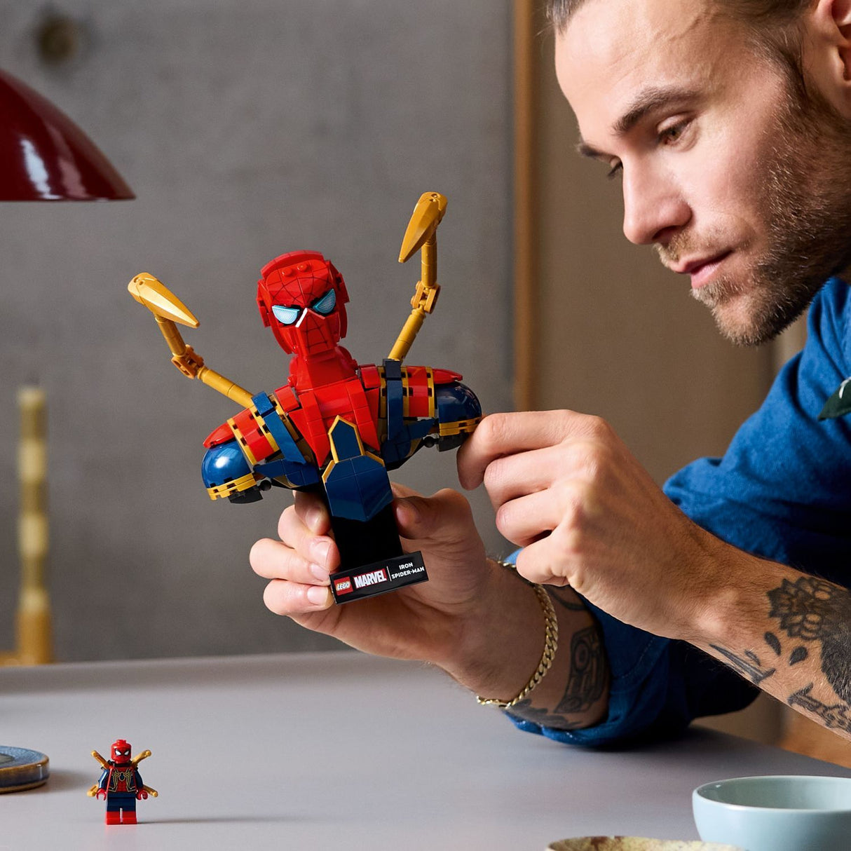 LEGO Super Heroes Marvel: Iron Spider-Man Bust