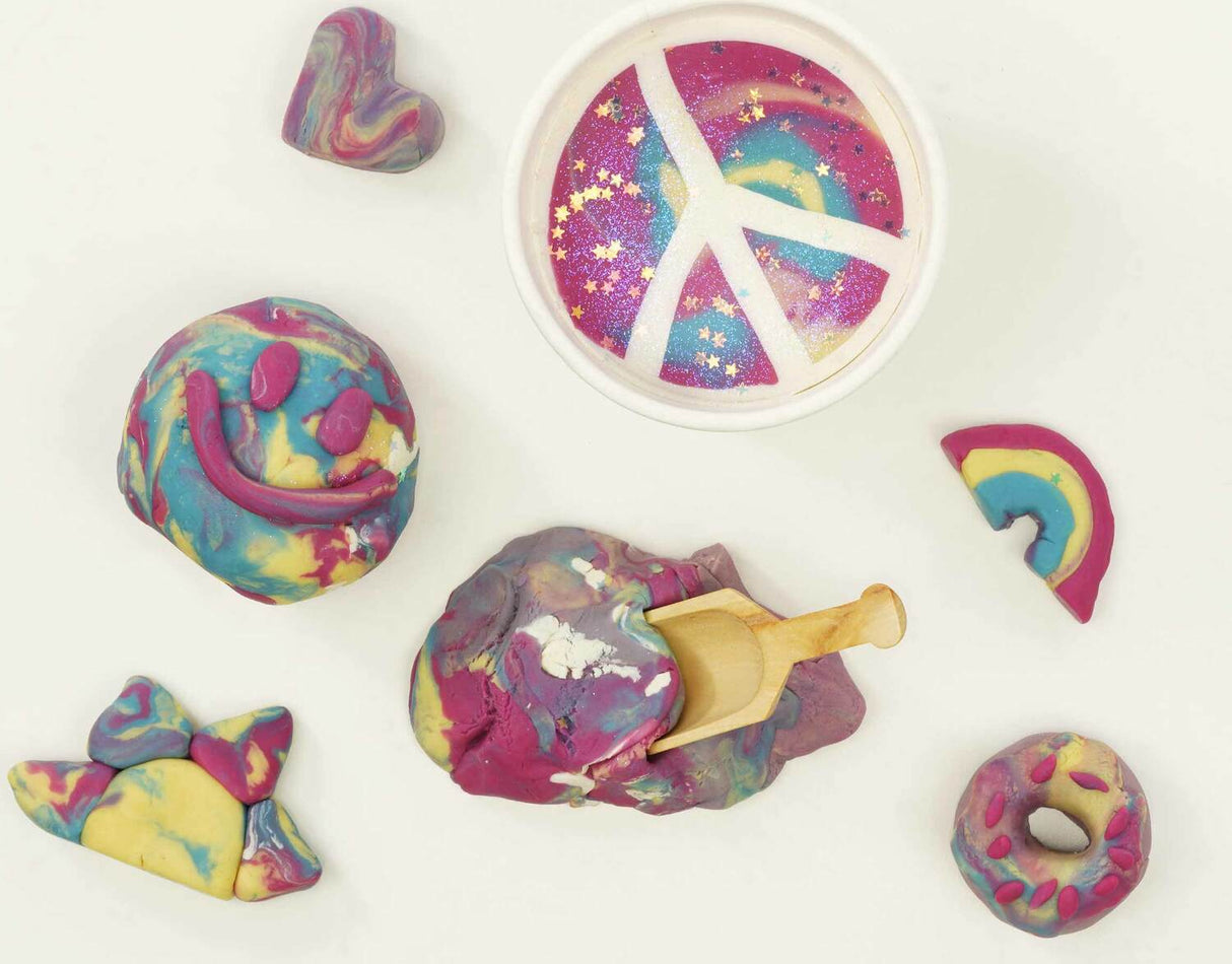 Land of Dough Peace Out 7 Ounce Luxe Cup