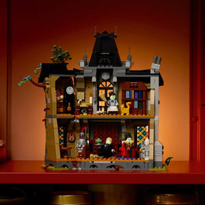 LEGO® Icons Mayor Manor