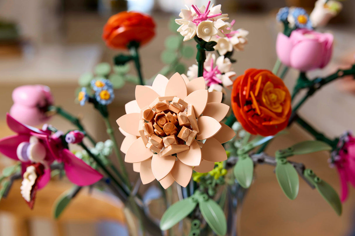 LEGO BOTANICALS Pretty Pink Flower Bouquet