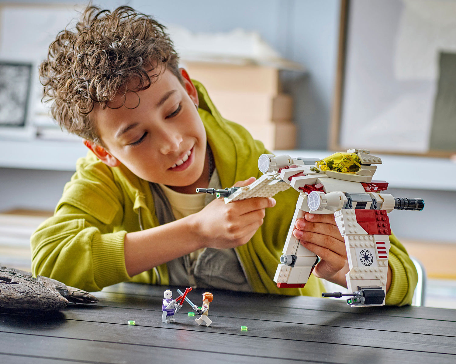 LEGO STAR WARS V-19 Torrent Starfighter - Gingerbread House Toys