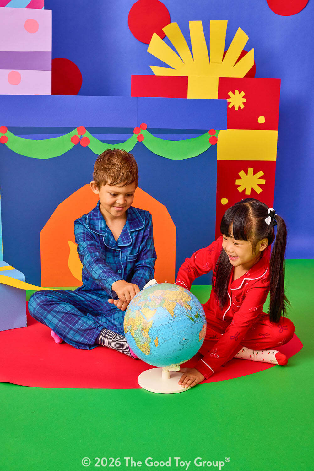 Thames & Kosmos Illuminated Geopolitical Globe