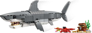 CREATOR 3 in 1 Fierce Shark with a Treasure Chest
