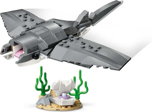 CREATOR 3 in 1 Fierce Shark with a Treasure Chest