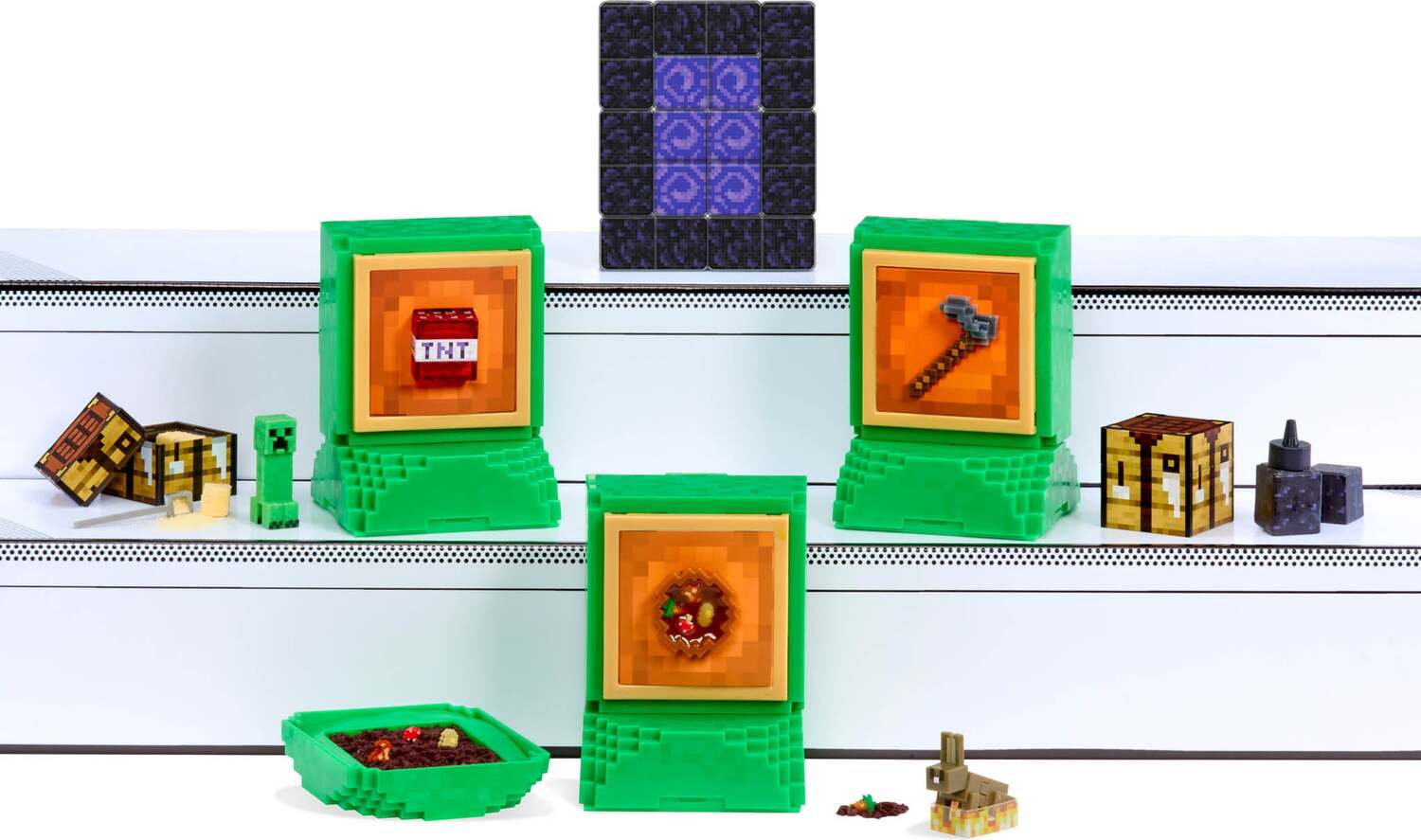 Miniverse: Make It Mini Minecraft - Gingerbread House Toys
