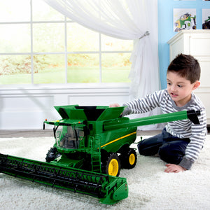 Big Farm Lights and Sounds John Deere 1:16 Scale S690 Combine with Corn and Draper Head