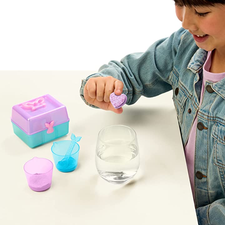 リトルグレイラビットジュエリーボックス Real Littles Micro Craft - Gingerbread House Toys
