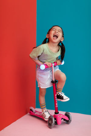 Micro Mini Deluxe Magic Scooter - Pink