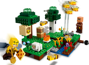 LEGO Minecraft: The Bee Farm